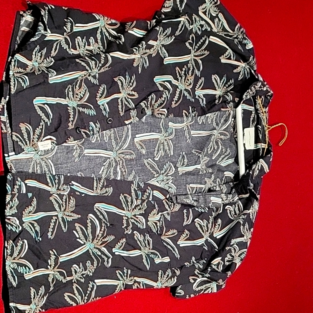 American Eagle neon palm tree Short sleeve button up